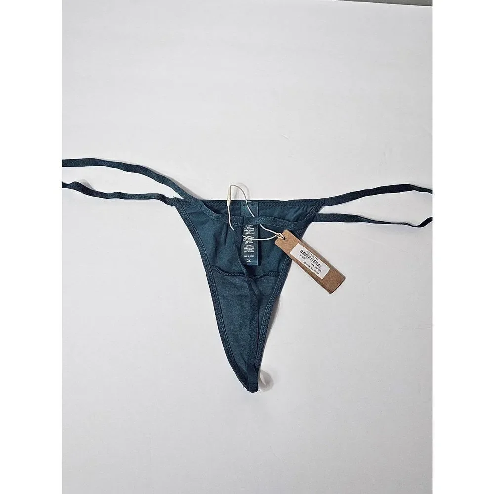 Skims string panty Nwt‎